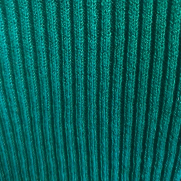 Sleeveless turtleneck sweater - Picture 3 of 5